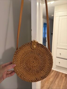 Urban Outfitters Round Woven Crossbody Bag in Tan
